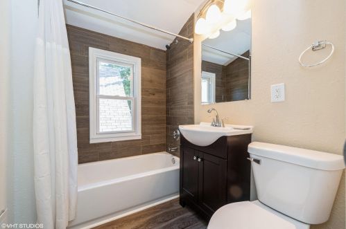 4622 38th St, Milwaukee WI  53221-2014 exterior