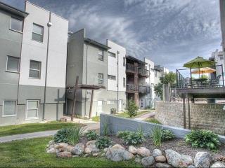 17010 Hawthorne Plz, Omaha NE  68118-2844 exterior