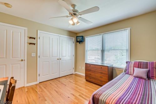 57 Francis St, Iselin NJ 08830-1121 exterior