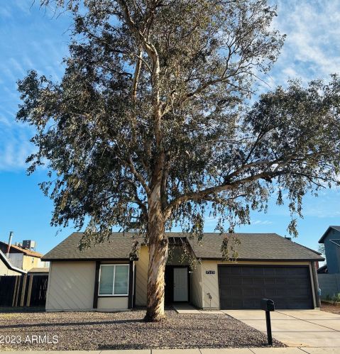 7547 Elm St, Phoenix AZ  85033-1202 exterior