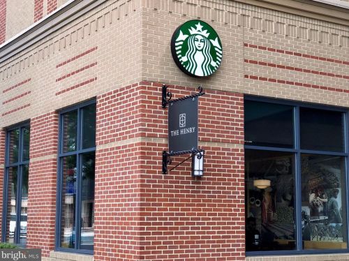 1111 Oronoco St, Alexandria VA 22314-2261 exterior