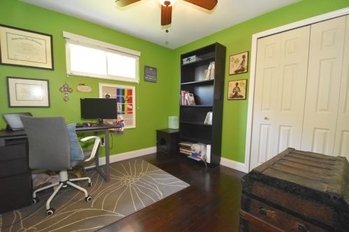 102 Loire Vly Dr, Pittsburgh PA 15209-1018 exterior