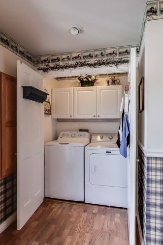 5950 Ozanam Ave, Chicago IL 60631-2235 exterior