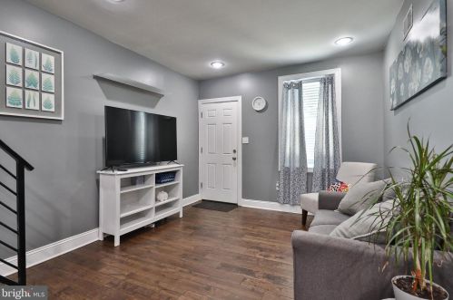 1524 Leithgow St, Philadelphia PA 19147-1514 exterior