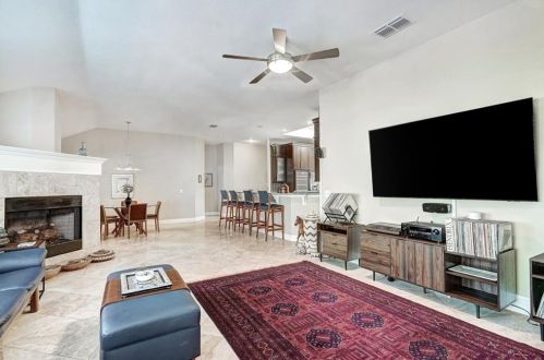 6408 Convict Hill Rd, Austin TX 78749-2348 exterior