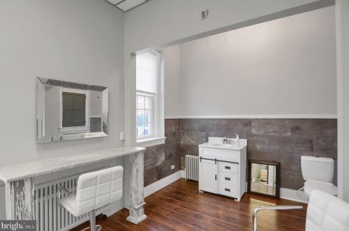 301 Penn St, Huntingdon PA 16652-1609 exterior