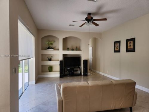 1426 Malaga Ave, Fort Pierce FL  34953-4725 exterior