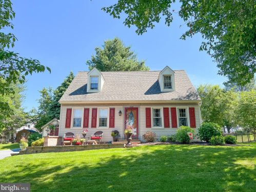 1558 Braxton Dr, Lancaster, PA 17602-1248