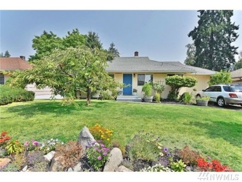 16030 Interlake Ave, Seattle WA  98133-5744 exterior