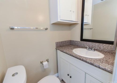 1407 Sycamore Ave, Tustin CA 92780-6279 exterior