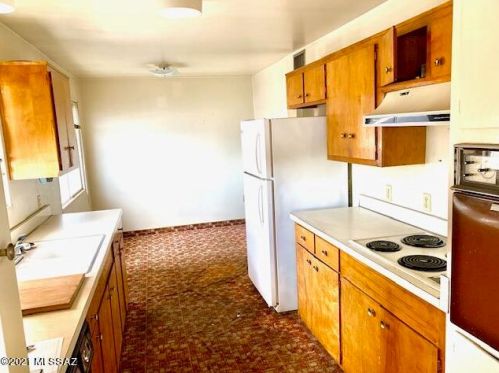 174 Randolph Way, Tucson AZ 85716-5832 exterior