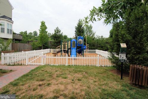 3853 Watkins Mill Dr, Alexandria VA  22304-6448 exterior