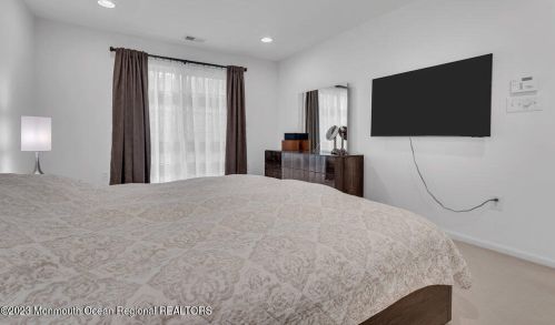 32 Amber Dr, Old Bridge NJ  08857-3588 exterior