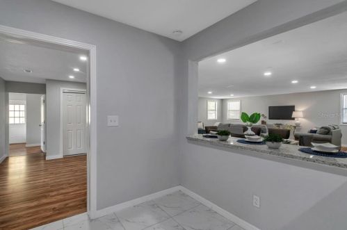 718 Riv Dr, Tampa FL 33617-7857 exterior