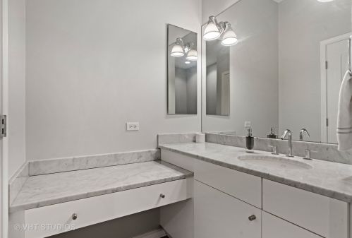 2630 Paulina St, Chicago IL  60614-1018 exterior