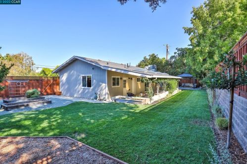 3782 Hitchcock Rd, Concord CA 94518-1732 exterior