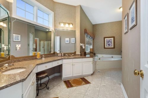 11339 Mosley Forest Dr, Saint Louis MO 63141-7563 exterior