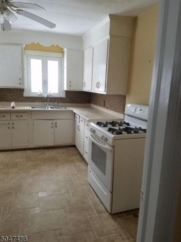 61 Kiel Ave, Kinnelon, NJ 07405-1306