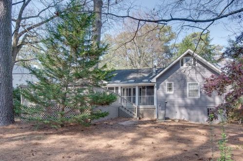 1001 Lindridge Way, Atlanta GA 30324-3709 exterior