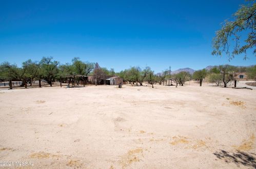 8901 Bears Path Rd, Tucson AZ  85749-8139 exterior