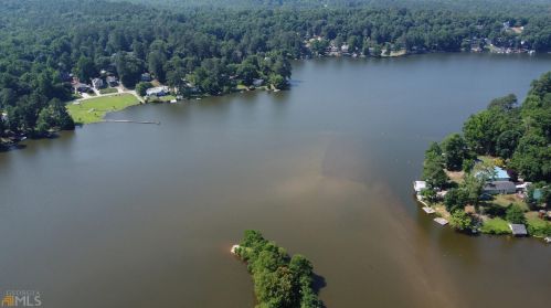 8388 Lake Dr, Lithonia GA  30039-5724 exterior