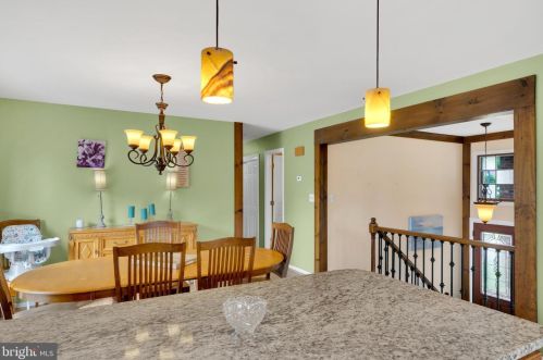 85 Colleen Cir, Trenton NJ 08638-1724 exterior