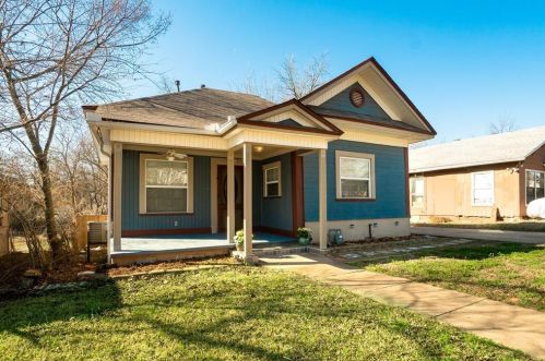 114 Heron St, Denison, TX 75021-6359