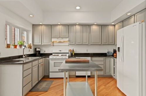 1859 California, Chicago IL 60647-4247 exterior