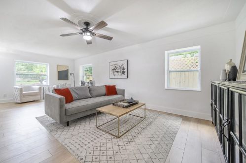 1220 Clifton St, Tampa FL  33604-6810 exterior