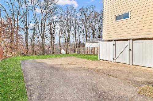 286 Pheasant Dr, Pittsburgh PA 15235-3160 exterior