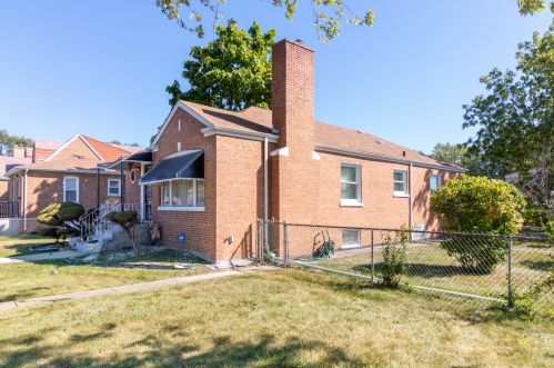 9255 Wentworth Ave, Chicago, IL 60620-1426