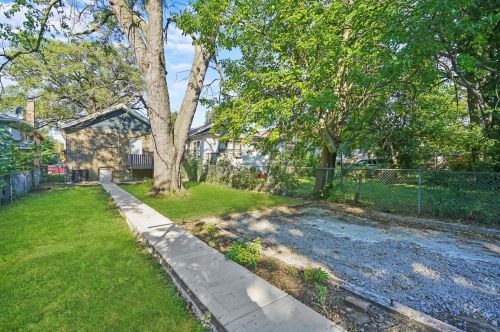 10219 Bensley Ave, Chicago IL 60617-6128 exterior