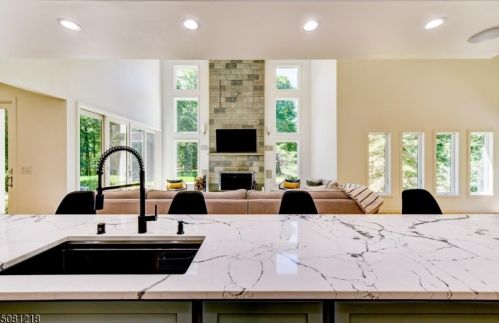 102 Stonehedge Ln, Sparta NJ  07871-2859 exterior