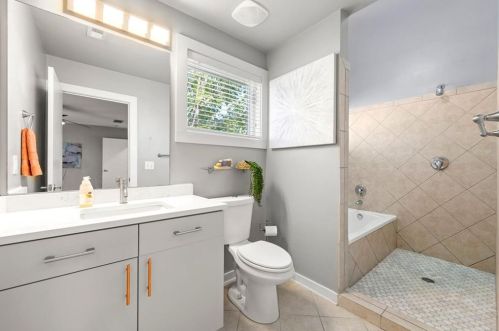 1278 Eames Grn, Atlanta GA 30318-4193 exterior