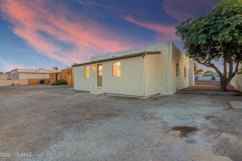 2109 Grant Rd, Tucson AZ  85719-3412 exterior