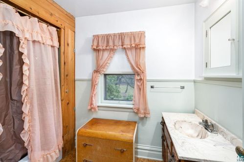 416 21 Ave, Duluth MN 55806-1626 exterior