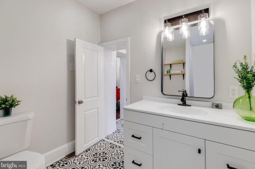 1619 6th St, Philadelphia PA  19122-2910 exterior