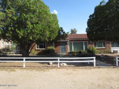 2702 La Cienega Dr, Tucson, AZ 85715-3529