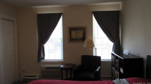 121 Queens Rd, Torrington CT 06790-2821 exterior