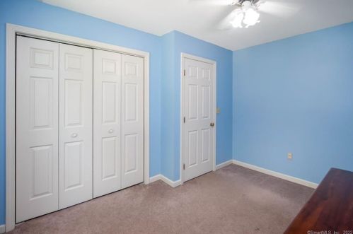 13 Gaylord Rd, Windsor Locks CT 06096-2815 exterior