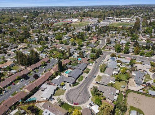 161 Elena Ct, Turlock CA  95380-4233 exterior