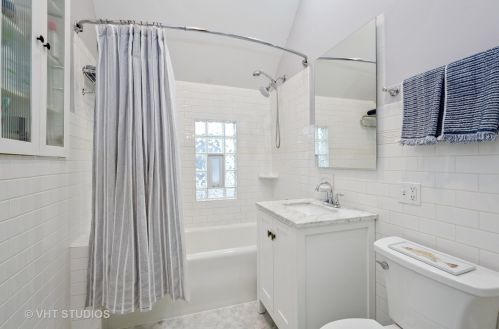 2734 Francisco Ave, Chicago IL 60629-3008 exterior