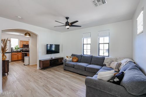 32421 23 Ave, Phoenix AZ 85015-4904 exterior