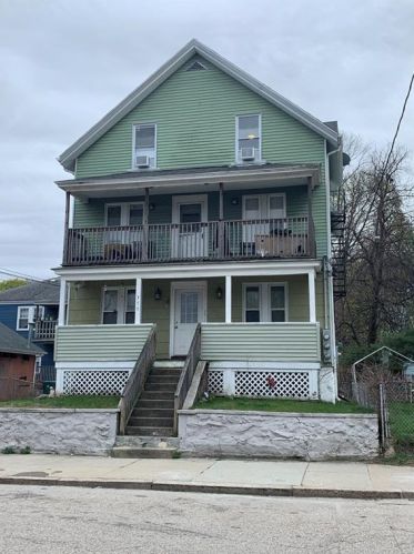377 Willow St, Woonsocket, RI 02895-4630