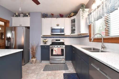 61 Ventura St, Springfield, MA 01108-2162