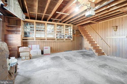 869 Fairview Dr, Hanover PA 17331-9747 exterior