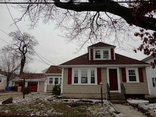 23 Harwood St, Cranston, RI 02910-4404