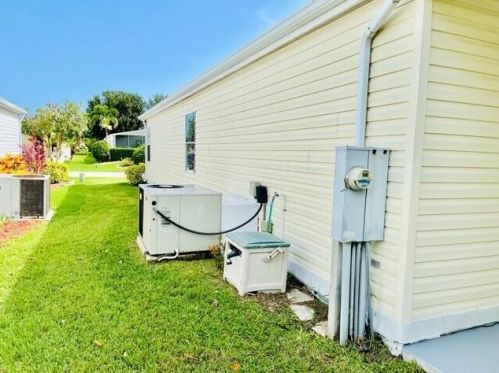 3729 Sleepy Hollow Ln, Fort Pierce FL  34952-3121 exterior