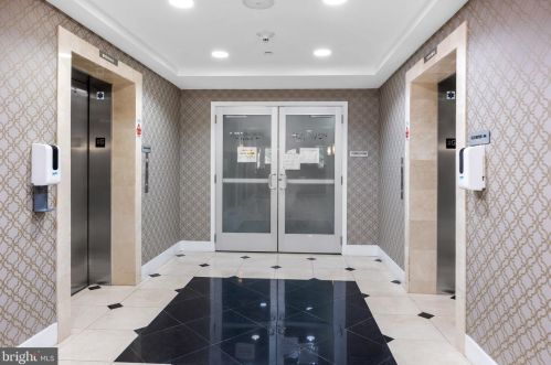 208 Carson Ter, Huntingdon Valley PA  19006-4718 exterior