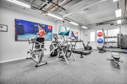 801 Wells St, Chicago IL  60607-4509 exterior